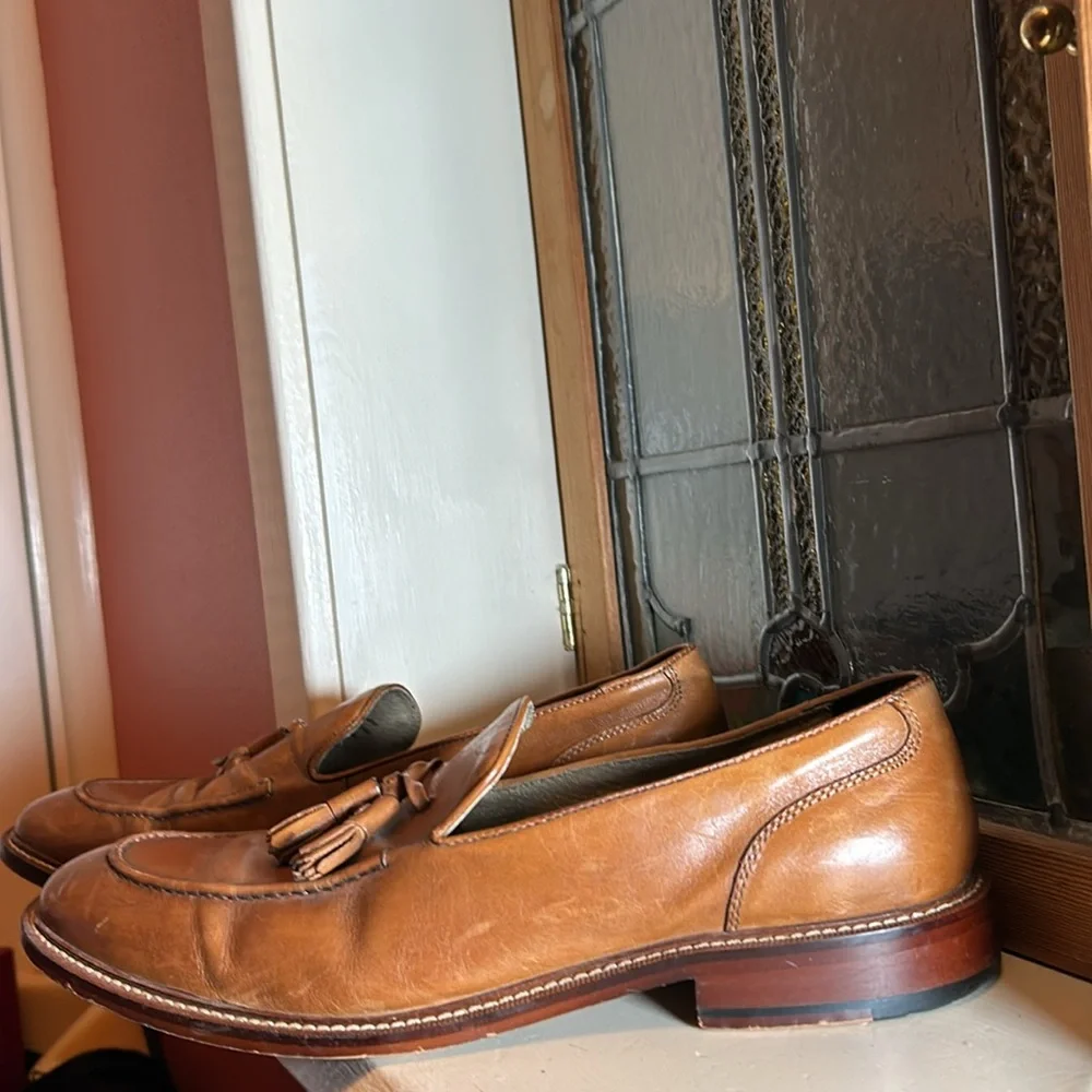 Banana Republic tan leather loafers. Size 10 M